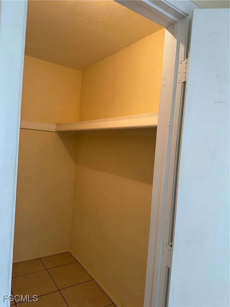 2 bed, 1.5 bath, 1098 sqft, $1,325 — Photo 3
