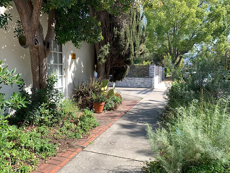 10724 Camarillo St #10726 — Photo 29