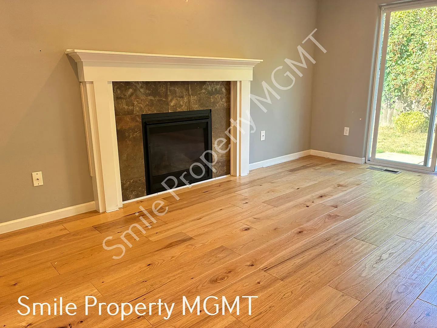 A beautiful 3 bedrooms and 2.5 bathrooms townhouse located in Milwaukie city. — Photo 3