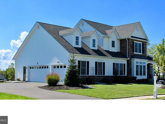 3rd image of 4315 Saratoga Dr