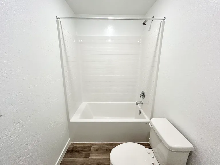 4480 Bellaire Ave — Photo 18