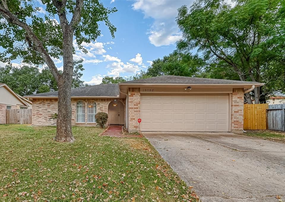 1st image of 10702 Garden Place Dr