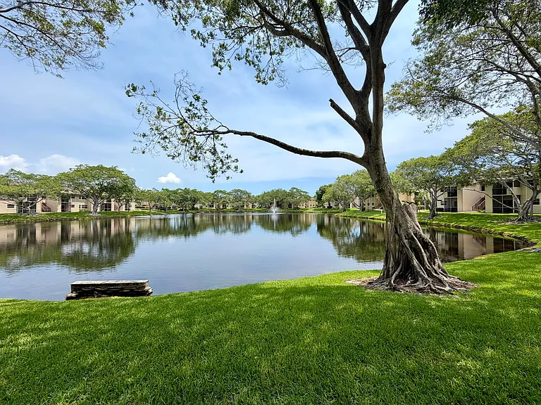 641 Cypress Lake Blvd #P — Photo 24