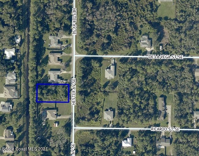 2nd image of 2582 Hester Ave SE