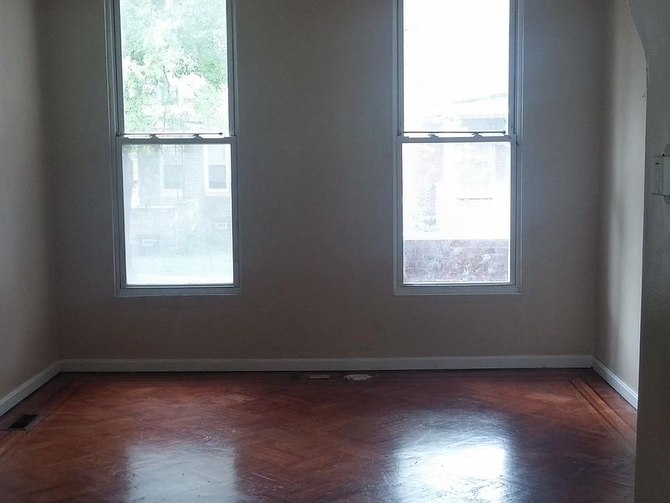 2nd image of 2307 Whittier Ave