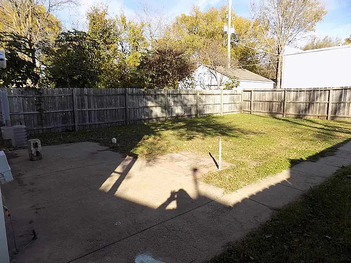 216 N Fern St — Photo 12