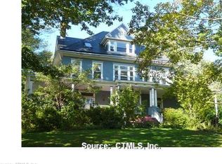 21 Arnoldale Rd, West Hartford, CT 06119