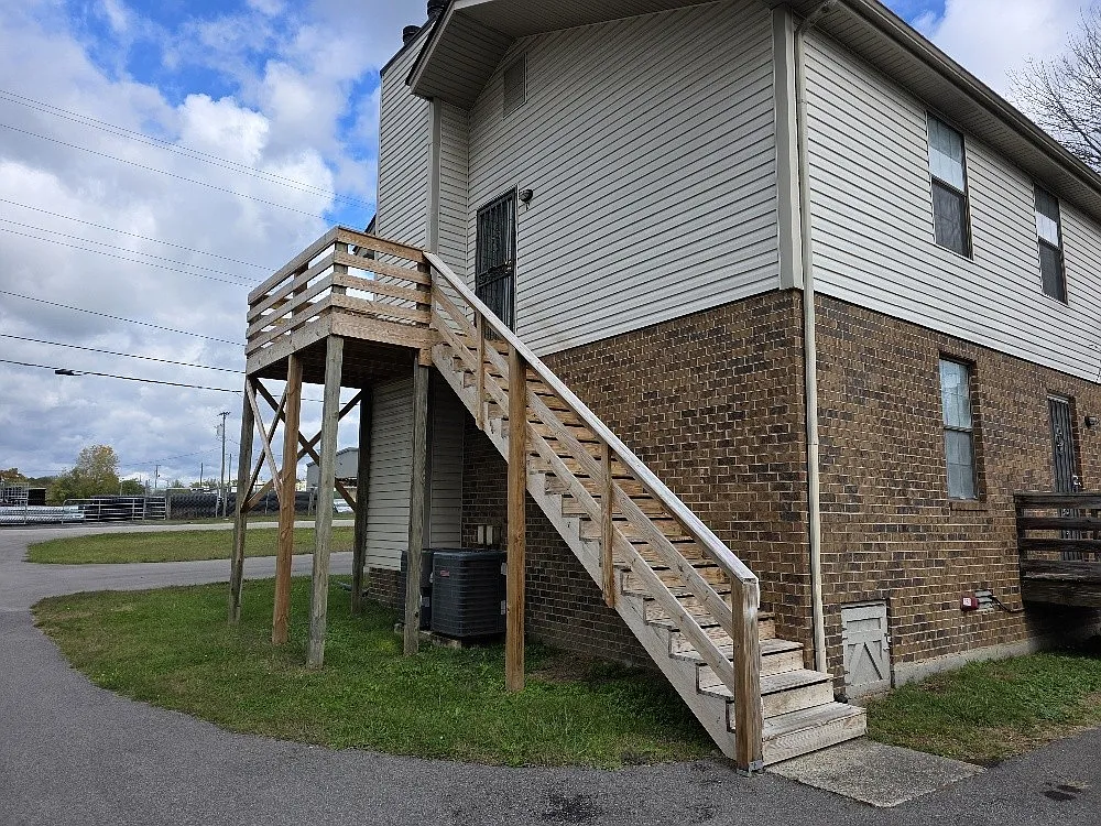 Building Photo - 1107 Westchester Dr #D