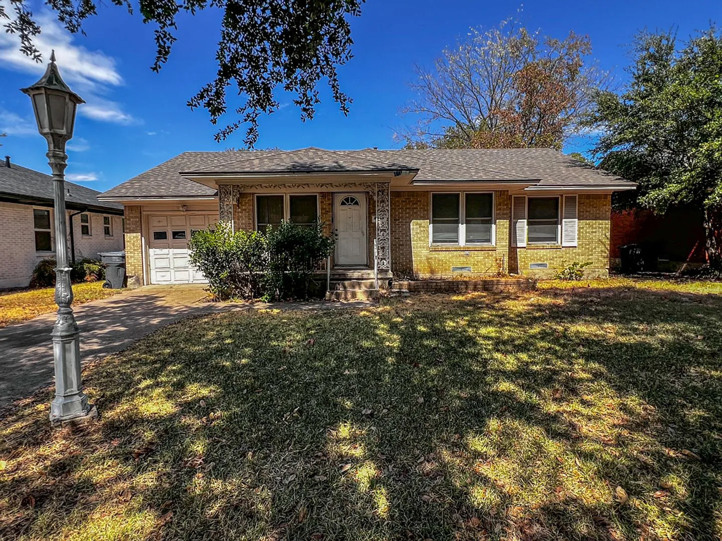 Charming 3-Bedroom Home in Dallas! — Photo 2