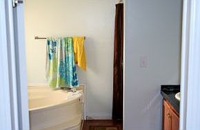 4th image of 1317 Elrado St