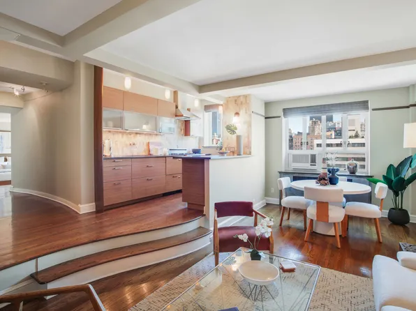 200 West 20th Street image 1 of 11