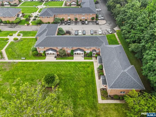 141 N Maple Ave #141, Park Ridge, NJ 07656