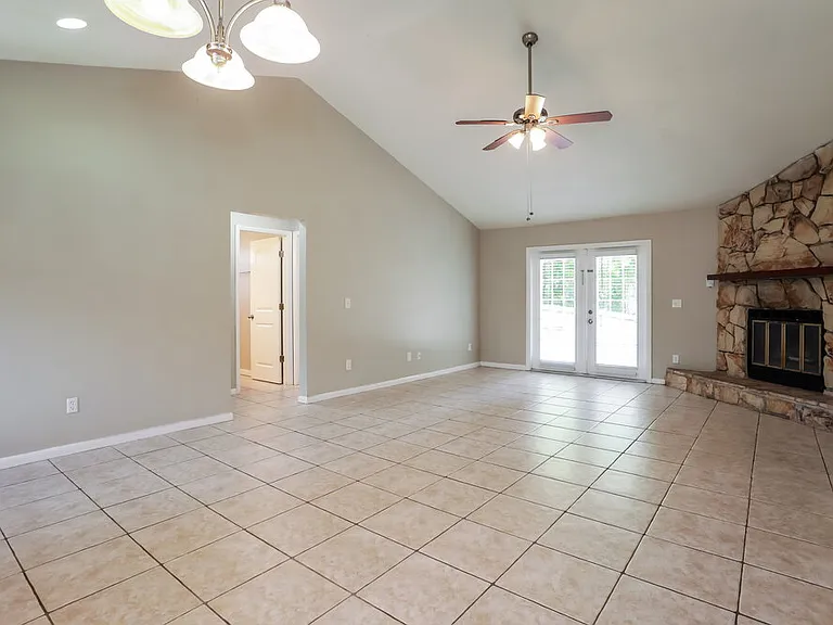 3824 Tree Lake Dr — Photo 6