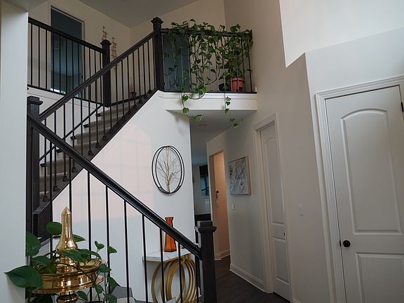 4th image of 4665 Carlyes Ct