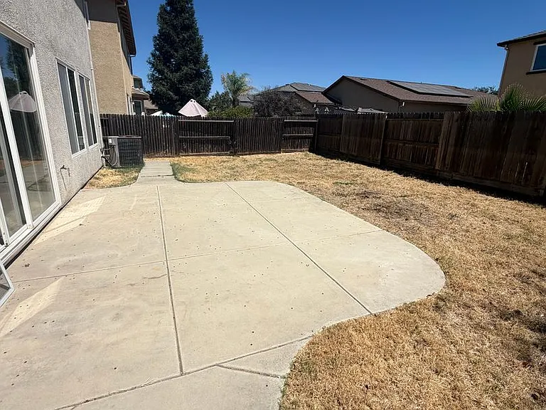 702 Chandon Dr — Photo 23