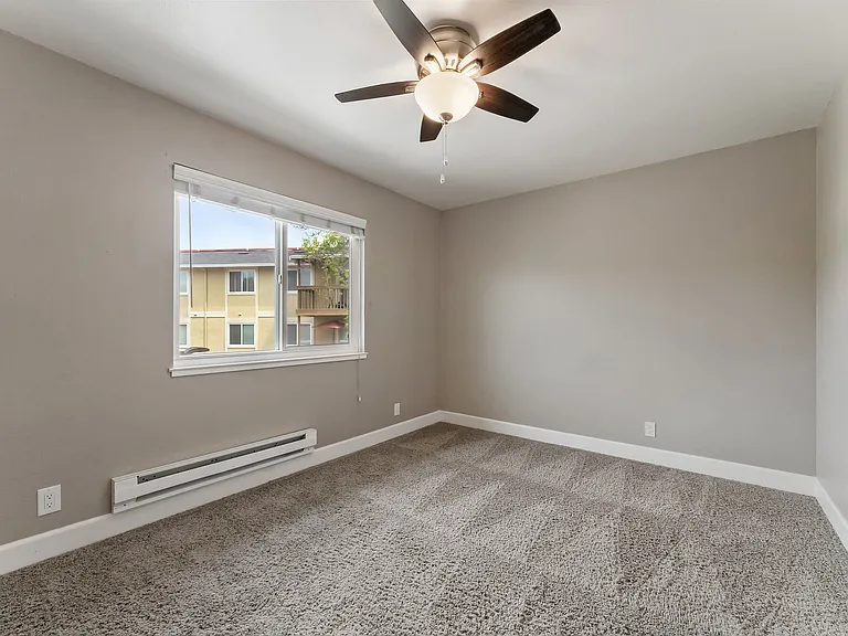 Vista Creek Apartments — Photo 35
