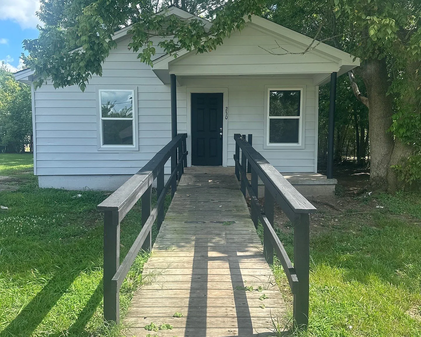 230 W Thomas, Brownsville TN - Unit 1 — Photo 1