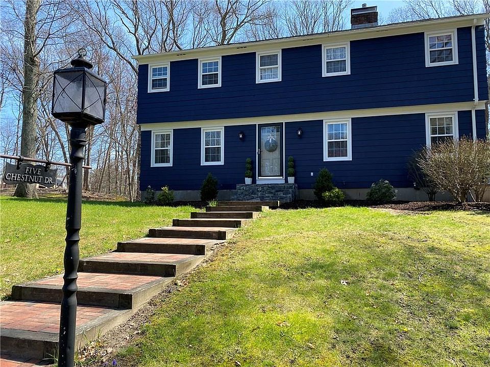 1st image of 5 Chestnut Dr