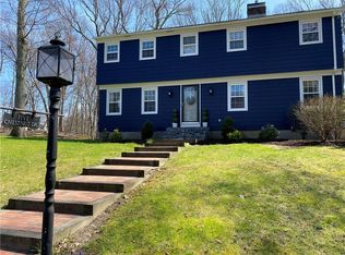 5 Chestnut Dr, East Greenwich, RI 02818