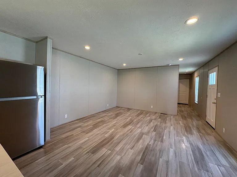 286 Pipers Ln — Photo 3
