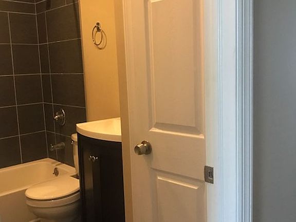 2nd image of 2419 Frankford Ave Floor 2