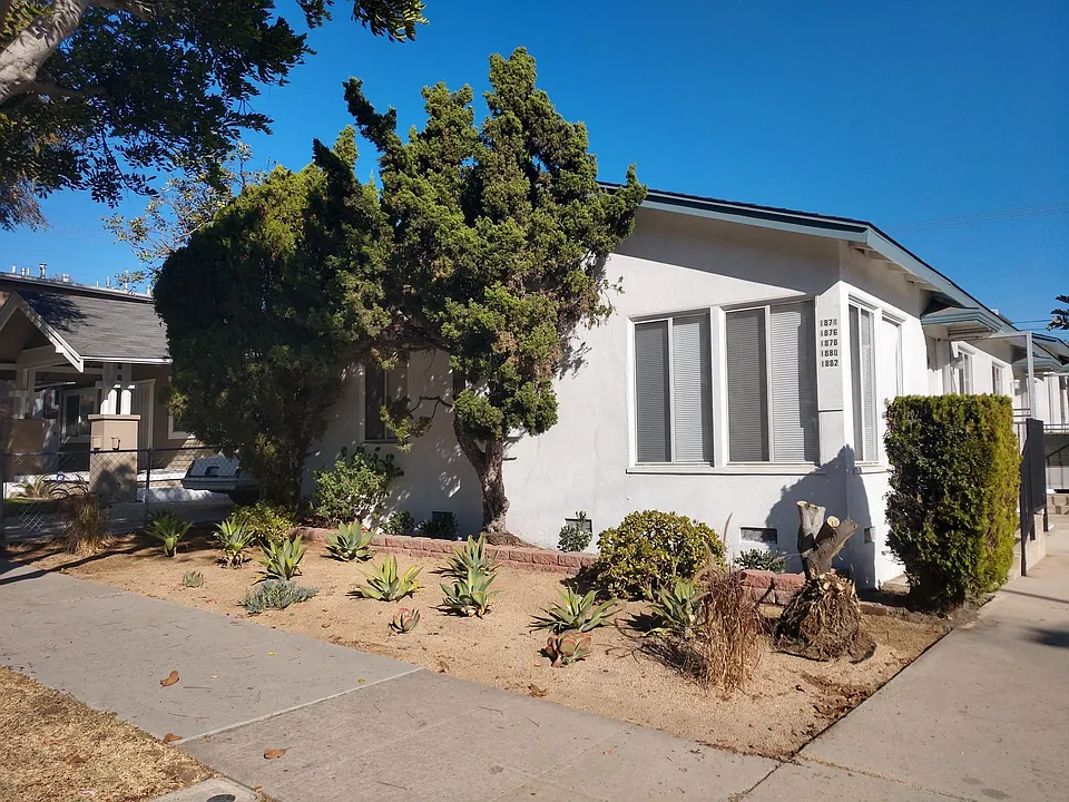 1879 Raymond Ave