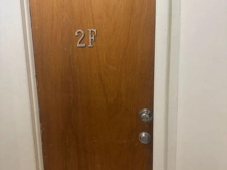 717 Center St — Photo 2