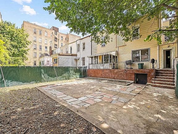 2nd image of 2459 Hoffman St