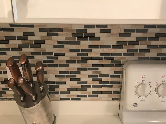 New glass backsplash