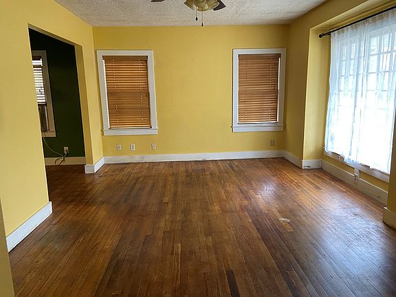 4th image of 325 Lake Hill Dr