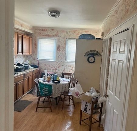 4th image of 2011 Kay Ave