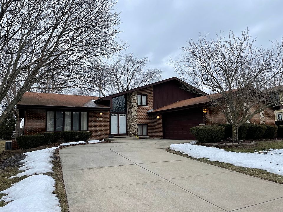 1st image of 13228 Oakwood Dr