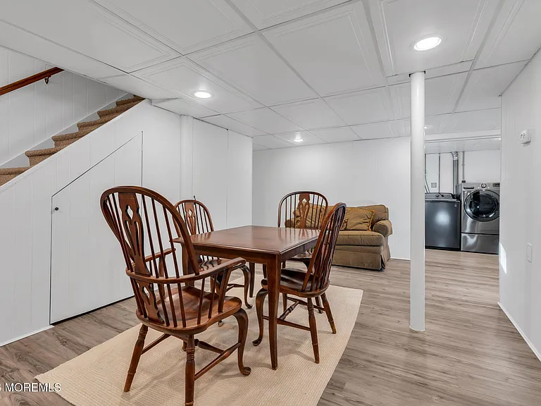 723 Pitney Dr — Photo 25