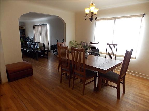4th image of 4131 Trowbridge Dr