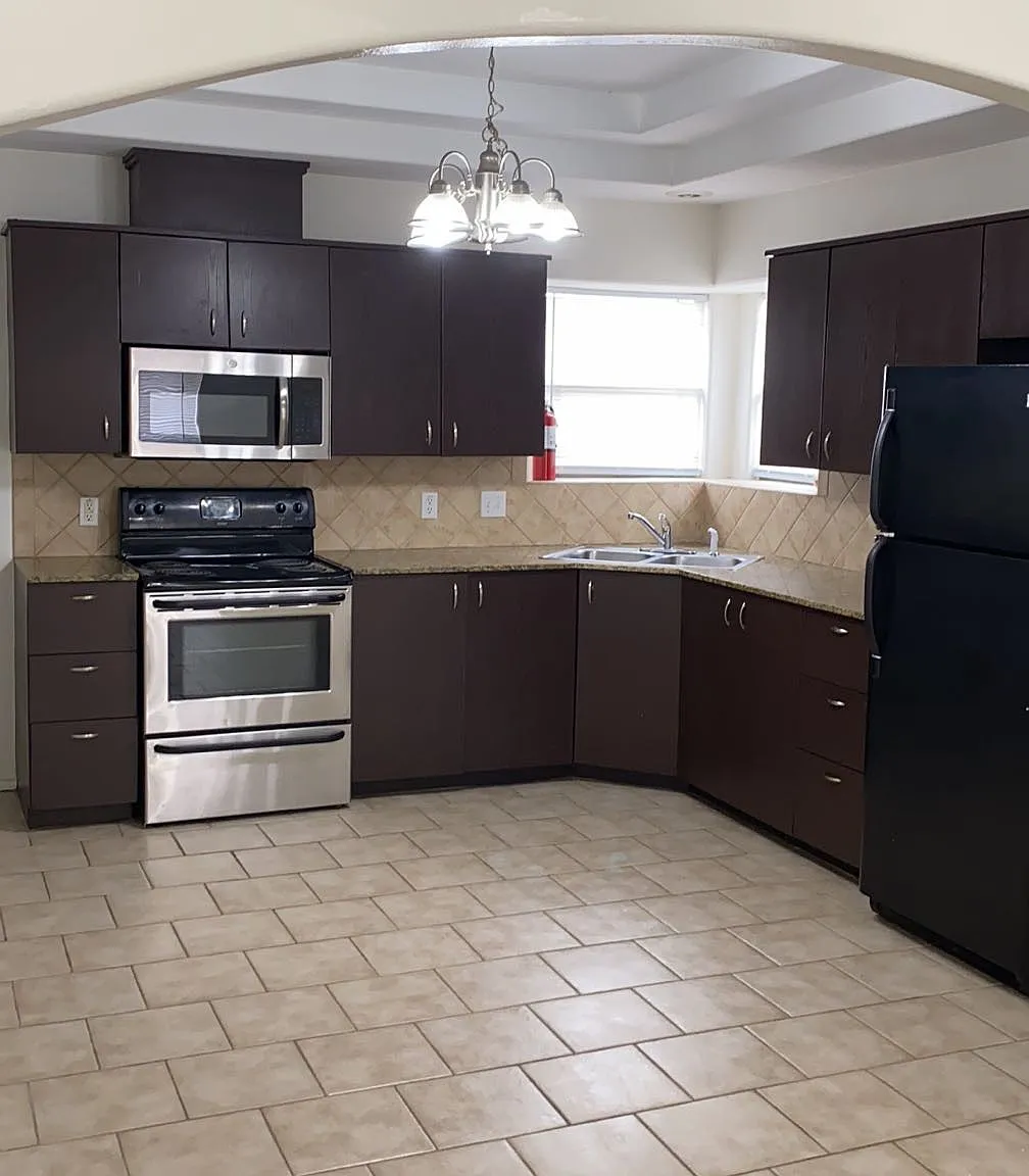 2407 Moonlight Lane - 4 — Photo 4