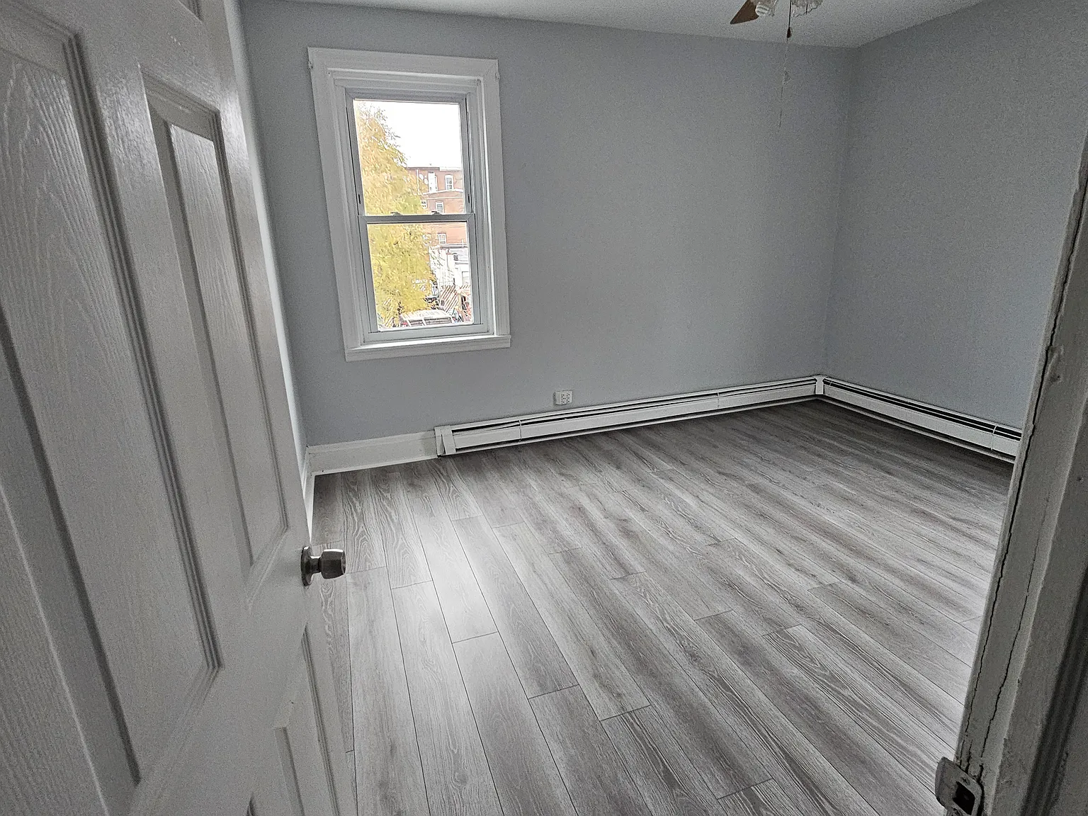 512 Lamberton St — Photo 4