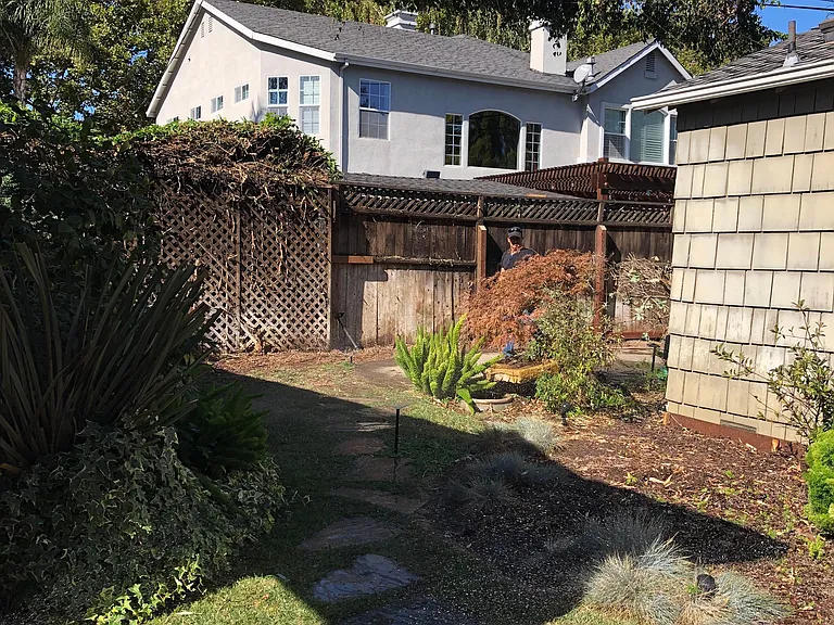 1051 Cherry Ave — Photo 37