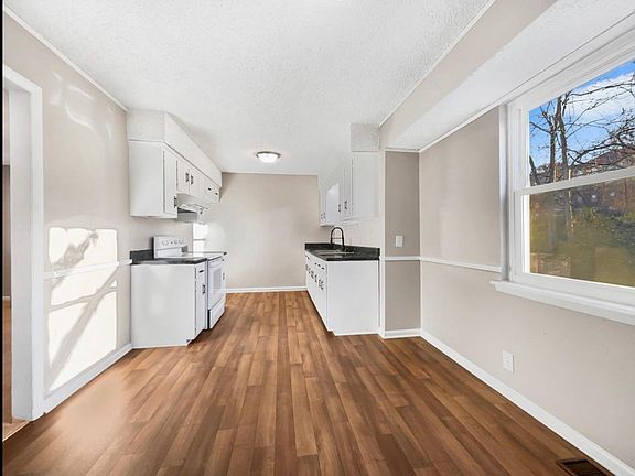4th image of 433 Rockwood Dr