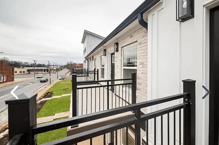 395 Church St N — Photo 11