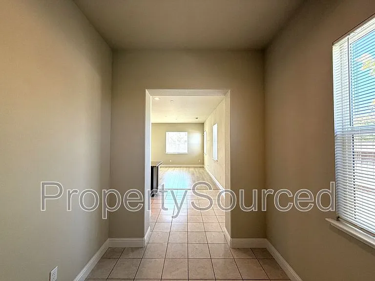 1428 Nascimento St — Photo 3