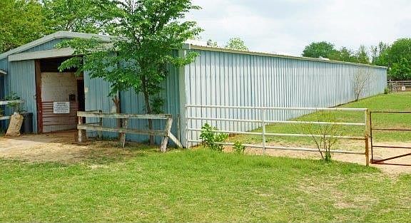 2nd image of 4012 Lorraine Dr
