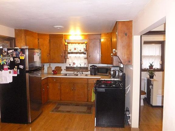 2nd image of 25 N Main St