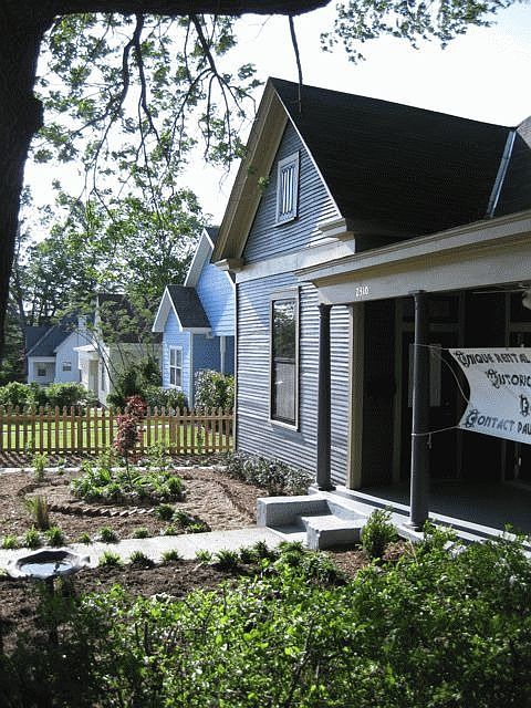 Sweet landscaping. Great care taken.