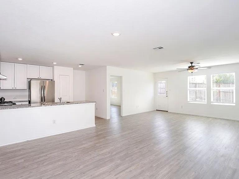 5926 Seaside Mnr — Photo 6