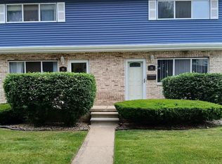 114 Woodsboro Dr, Royal Oak, MI 48067