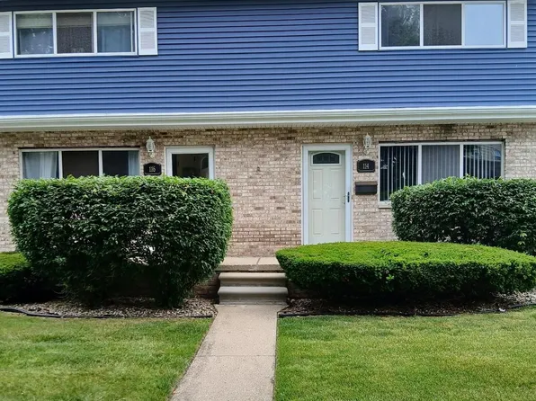 114 Woodsboro Dr, Royal Oak, MI 48067