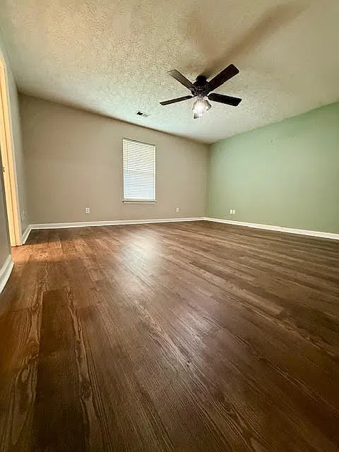 3 bed, 2.0 bath, 1264 sqft, $1,900 — Photo 3