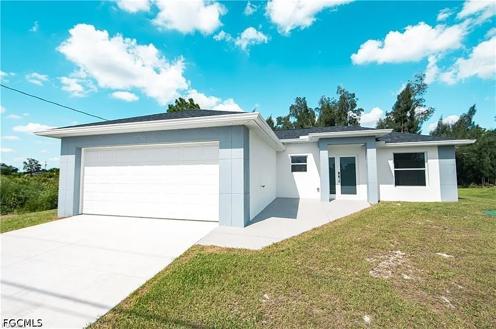 3 bed, 2.0 bath, 1212 sqft, $2,000 — Photo 2