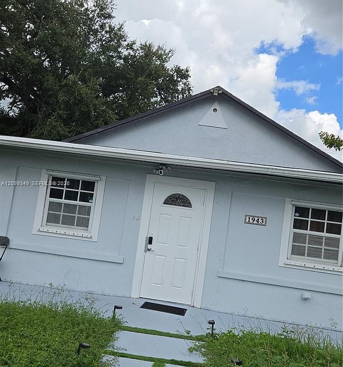 1st image of 1943 NW 98th St