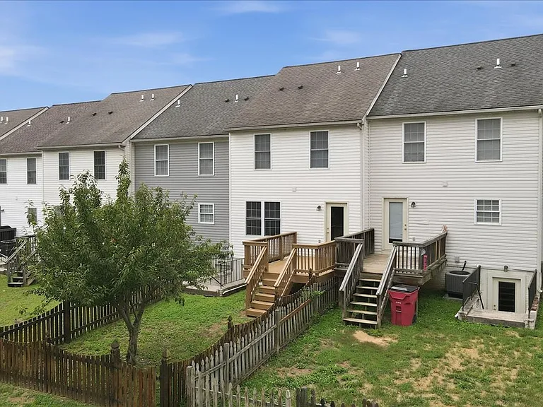 32 Mabel Ln — Photo 36